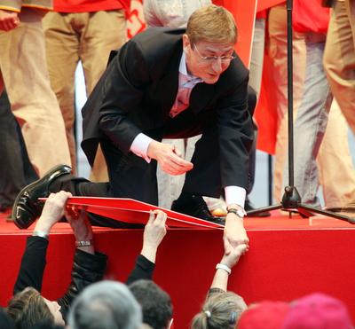 MSZP nagygyűlés a Batthyány örökmécsesnél-stock-foto