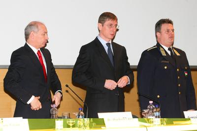 Évet értékeltek a rendőrök-stock-foto