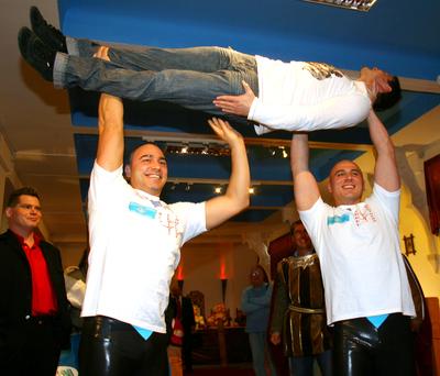 Guiness-rekordra készülnek a Rippel és a Lázár testvérek.-stock-foto