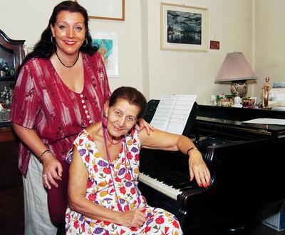 Dávid Viktória és édesanyja-stock-foto