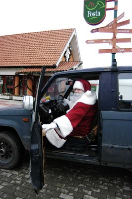 A nagykarácsonyi Mikulás-stock-foto