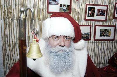 A nagykarácsonyi Mikulás-stock-foto