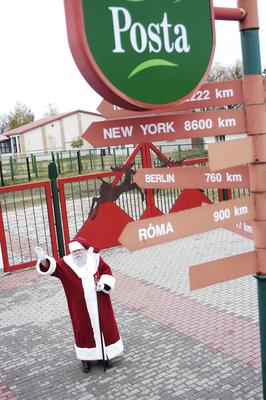 A nagykarácsonyi Mikulás-stock-foto