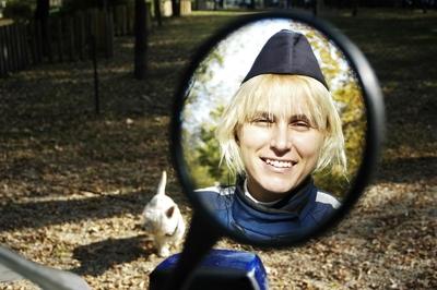 Horváth Brigitta motorosrendőr-stock-foto