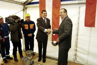 Elhelyezték az M6-os alapkövét-stock-foto