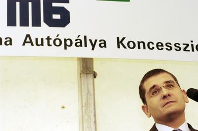 Elhelyezték az M6-os alapkövét-stock-foto