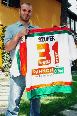 Szuper Levente jégkorongozó-stock-foto