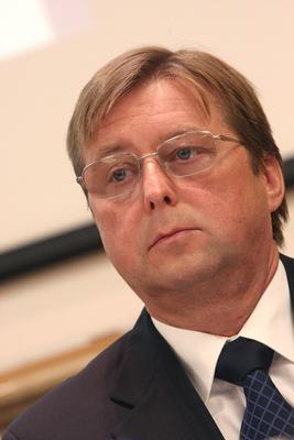 Indul az adóalany centrikus adatszolgáltatási modell-stock-photo