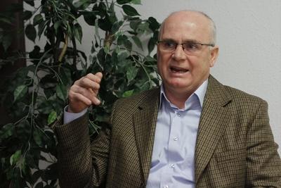 Az Év Vállakozója 2010 - Bakos Miklós-stock-foto