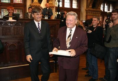 Díszpolgári Cím, Pro Urbe, Budapestért - díjátadó-stock-foto