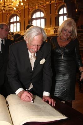 Díszpolgári Cím, Pro Urbe, Budapestért - díjátadó-stock-foto