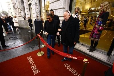 Roberto Cavalli Divatház nyílt az Andrássy úton-stock-foto