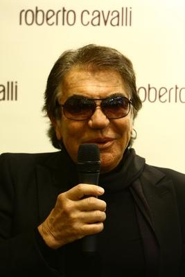 Roberto Cavalli Divatház nyílt az Andrássy úton-stock-foto