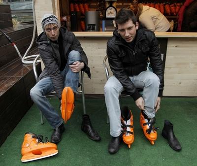 Új műjégpálya nyílt a Corvin Bevásárlóközpont tetején-stock-foto