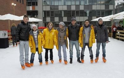 Új műjégpálya nyílt a Corvin Bevásárlóközpont tetején-stock-foto