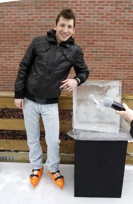 Új műjégpálya nyílt a Corvin Bevásárlóközpont tetején-stock-foto