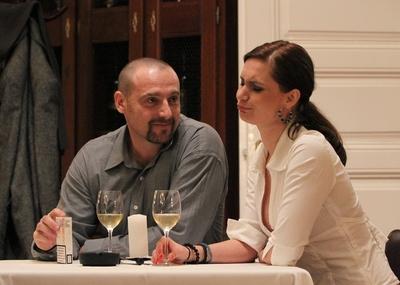 Délután - kétszereplős kávéházi életszelet-stock-foto