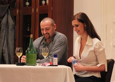 Délután - kétszereplős kávéházi életszelet-stock-foto