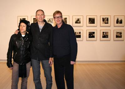 A Depeche Mode tagjai megnézték a Corbijn-kiállítást-stock-photo