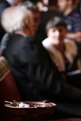 Parlament - dohányzó-stock-foto