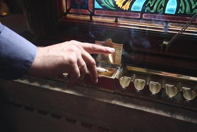 Parlament - dohányzó-stock-foto