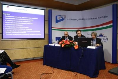 Sajtótájékoztató az elektronikus közigazgatási keretrendszer projekt eredményeiről-stock-foto