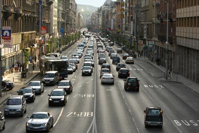 Vasárnapi forgalom-stock-foto