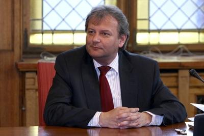 Bajnai Gordon miniszterelnök megnyitja az új kormány első ülését-stock-foto