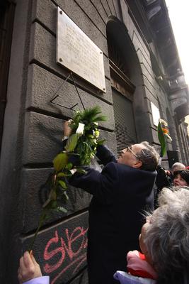 Megemlékezés a Jókai utcában-stock-foto
