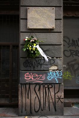 Megemlékezés a Jókai utcában-stock-foto