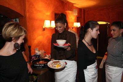 Jótékonyság - Don Leone étterem-stock-foto