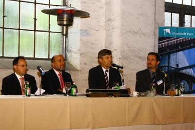 Új magánegyetemről szóló szerződés Óbudán-stock-foto