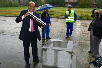 Új magánegyetemről szóló szerződés Óbudán-stock-foto