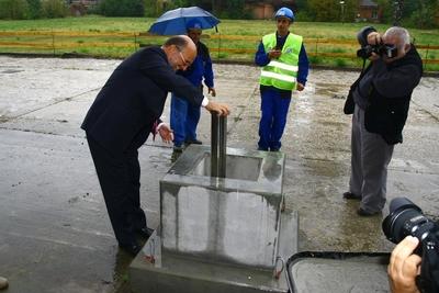 Új magánegyetemről szóló szerződés Óbudán-stock-foto