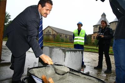 Új magánegyetemről szóló szerződés Óbudán-stock-foto