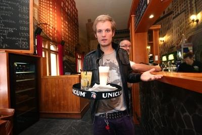 Gyermekétkeztetési akció-stock-foto