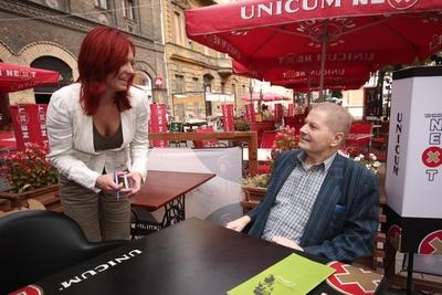 Gyermekétkeztetési akció-stock-foto