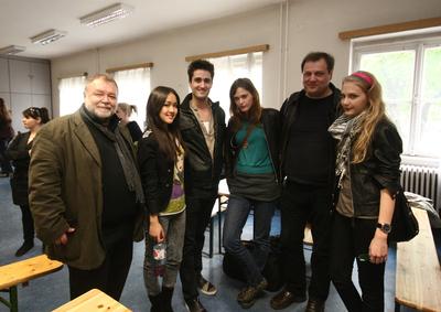 Gézengúzok - új sorozat a Duna TV-n-stock-foto