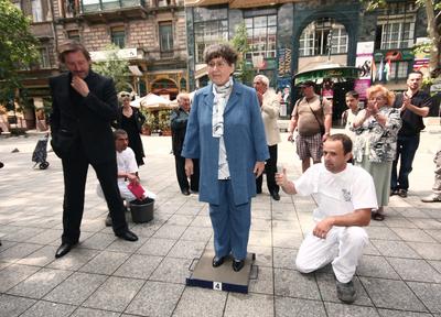 Már száz tag a halhatatlanok társulatában-stock-foto