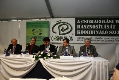 Optikai műanyaghulladék-válogató üzem-stock-foto