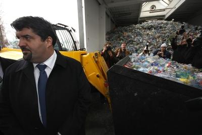 Optikai műanyaghulladék-válogató üzem-stock-foto