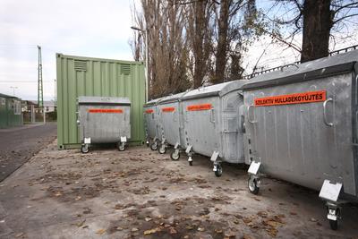 Hulladékudvar a XVIII. kerületben-stock-foto