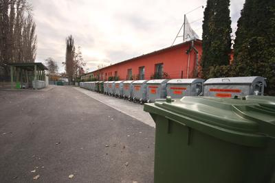 Hulladékudvar a XVIII. kerületben-stock-foto