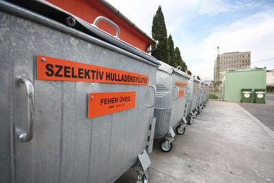 Hulladékudvar a XVIII. kerületben-stock-foto