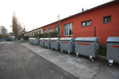 Hulladékudvar a XVIII. kerületben-stock-foto