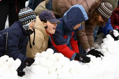 Hógolyó világrekord-kísérlet-stock-foto