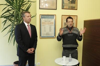 A felújított Karinthy Színház évadnyitó sajtótájékoztatója-stock-foto