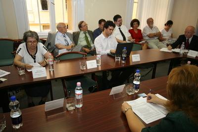 Hiller István részt vesz a Felsőoktatási Kerekasztal ülésén-stock-foto