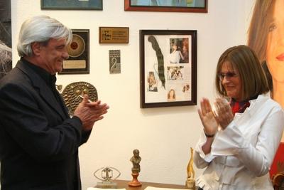 Koncz Zsuzsa-életműkiállítás a Komédiumban-stock-foto