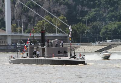 Bemutatták a felújított Lajta monitort-stock-foto
